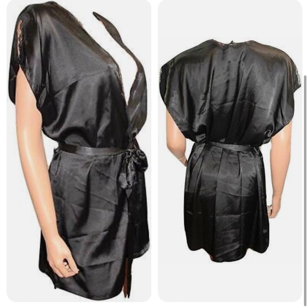 Victoria's Secret Lace Trimmed Short Sleeves Satin Robe Medium Black